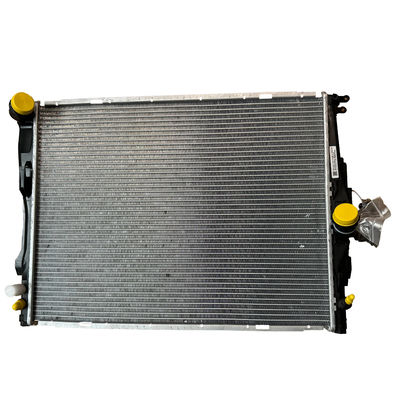 Bom preço. Tanque de água de radiador de alumínio para BMW E81 E82 E84 E87 E88 E89 E91 E92 E93 17117562079 on-line