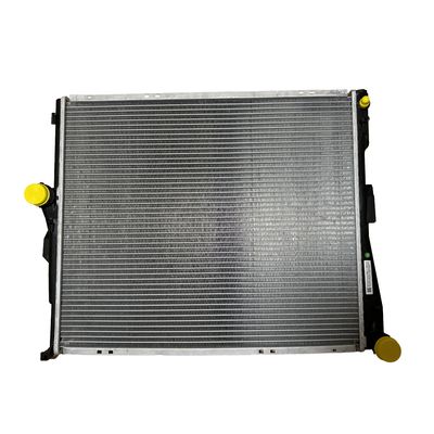 Bom preço. BMW X3 E83 03-10 Auto Parts Car Cooling System Radiador de alumínio com tanque de água de plástico on-line