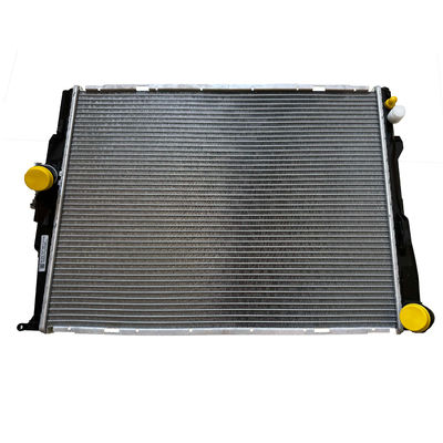 Bom preço. Radiador de alumínio para BMW X1 Z4 E81 E82 E84 E88 E90 17117521048 17117553111 17117521046 on-line