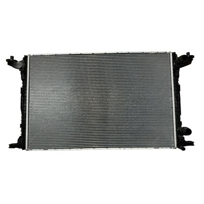 Bom preço. Sistema de refrigeração de peças de automóveis Radiador de alumínio 8W0121251L para Audi A4L A5 A6L A7 Q8 on-line