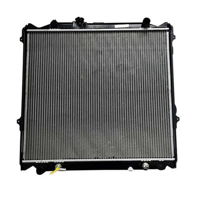 Bom preço. 1640075160 Radiador de alumínio para TOYOTA Land Cruiser 3.4 Solução durável e de arrefecimento on-line
